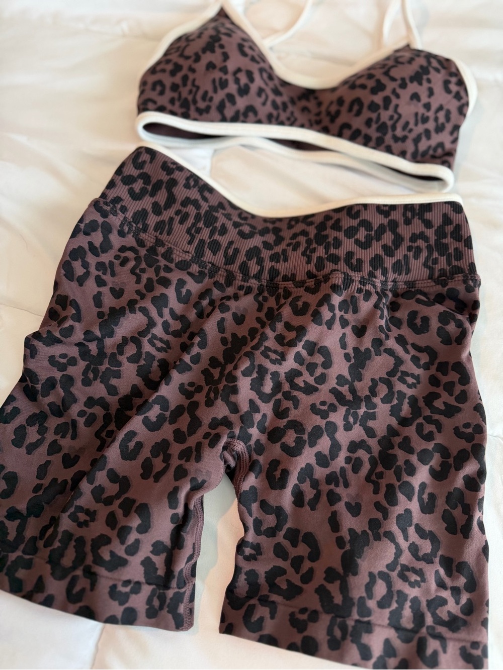 Leopard workout set - Picture 3 of 4